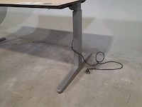 23x bureau en 3x tafel o.a. ahrend - afbeelding 5 van  10