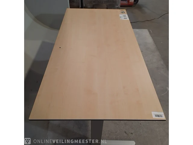 23x bureau en 3x tafel o.a. ahrend - afbeelding 7 van  10