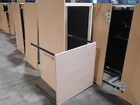 23x bureau en 3x tafel o.a. ahrend - afbeelding 9 van  10