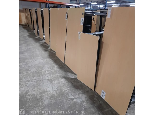 23x bureau en 3x tafel o.a. ahrend - afbeelding 10 van  10