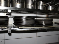 24 borden met doorsnede 26 cm. - afbeelding 2 van  3
