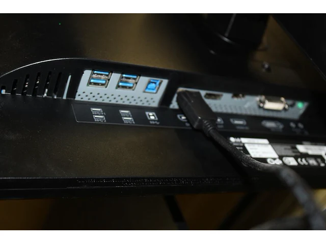 24 inch beeldscherm lg 24bk750y - afbeelding 2 van  3