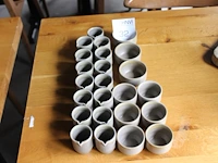 24 kannetjes en potjes in diverse maten. - afbeelding 1 van  2