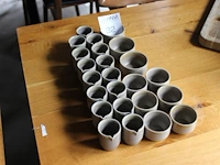 24 kannetjes en potjes in diverse maten. - afbeelding 2 van  2