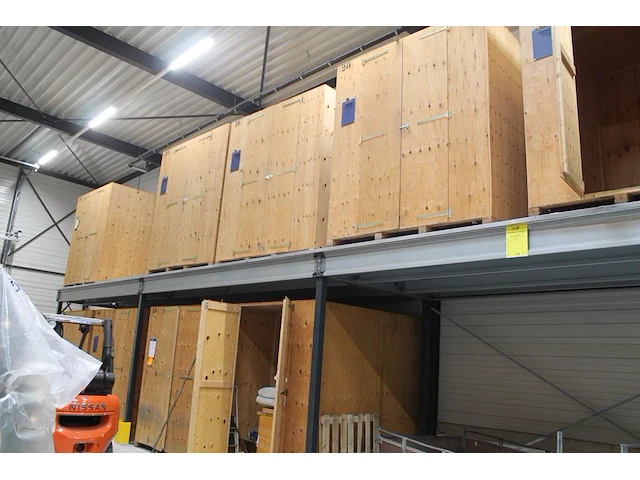 24 opslagboxen met vnl. afmeting 220 x 240 x 256 cm. - afbeelding 1 van  4