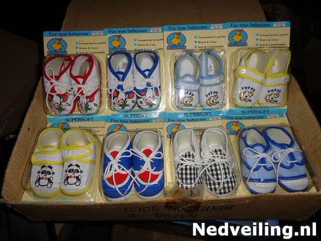 24 paar babyschoentjes - afbeelding 1 van  3