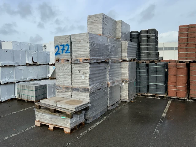 24 pallets kenia beton tegels (241,92 m2) - afbeelding 1 van  4