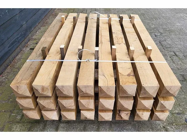 24 x eiken markeringspaal 100 x 100mm , lengte 135 cm - afbeelding 3 van  5