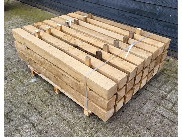 24 x eiken markeringspaal 100 x 100mm , lengte 135 cm - afbeelding 4 van  5