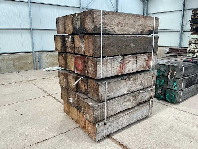240 logs radiata pine 150x30x30cm - lumber reclaimd wood - afbeelding 11 van  21