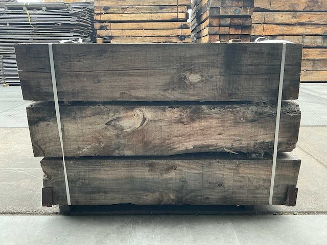 240 logs radiata pine 150x30x30cm stuwhout reclaimd wood - afbeelding 12 van  21