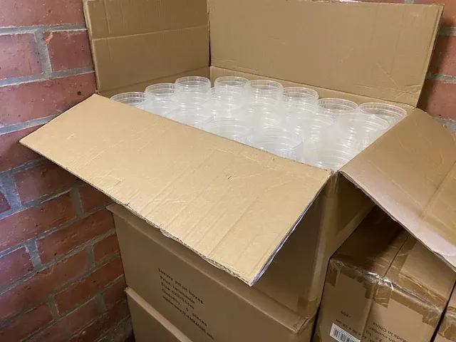 240 stuks afsluitbare plastic bakjes met deksel 480ml voor voedingswaren - afbeelding 3 van  4