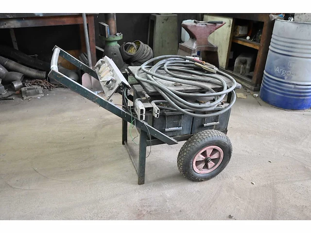 24v accubooster - afbeelding 1 van  4