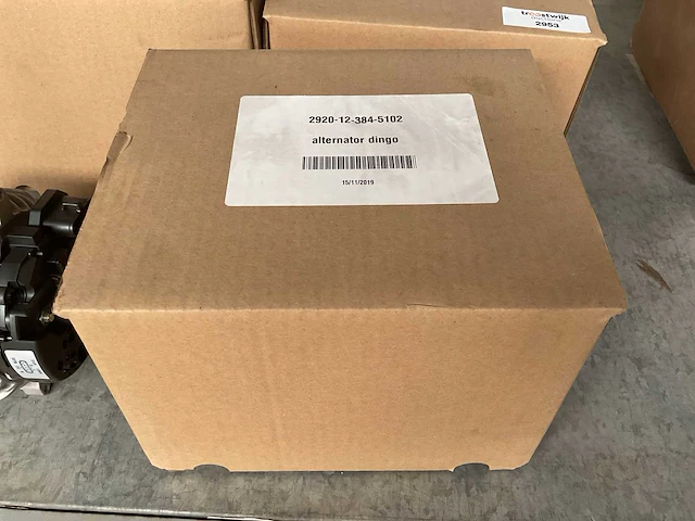 24v dingo alternator - afbeelding 7 van  7