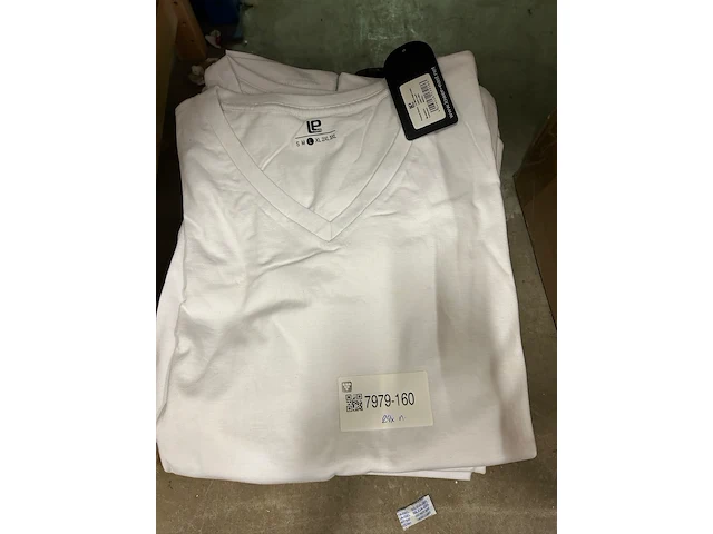 24x heren t-shirt met v-hals lower east - afbeelding 1 van  3