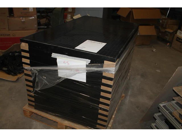 25 zonnepanelen sunpower as-6m30-310w black. afmeting 99 x 164 cm. - afbeelding 1 van  4