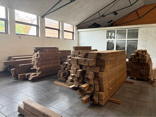 250 m2 thermisch behandeld essenhout. - afbeelding 3 van  17