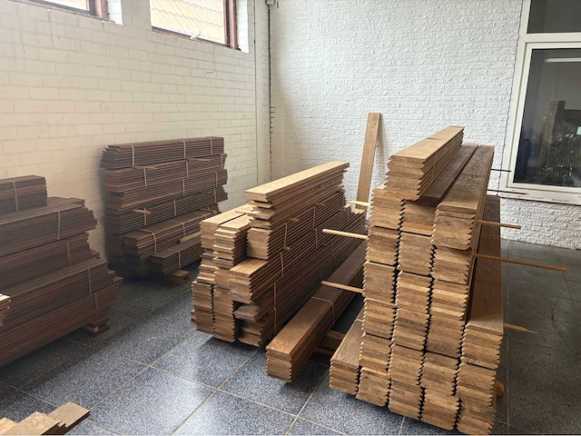 250 m2 thermisch behandeld essenhout. - afbeelding 8 van  17
