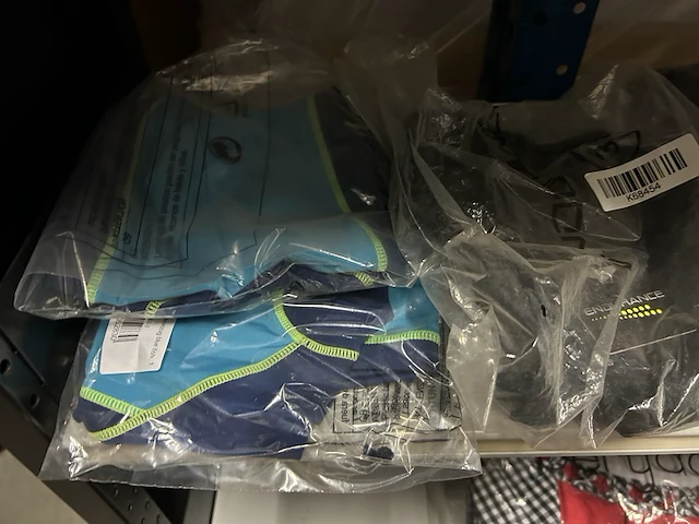 25x diverse kleding w.o. sportkleding, verkleedkleding w.o. berydale, ultrasport - afbeelding 7 van  10