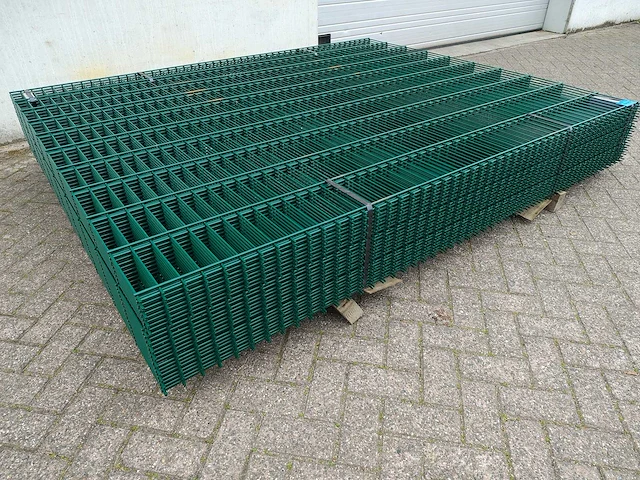25x heras - 2024 - 8/6/8 - dubbelstaafs hekwerk groen - afbeelding 1 van  13