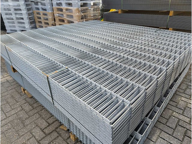 25x heras - 8/6/8 - dubbelstaafs hekwerk gegalvaniseerd 243cm hoog - afbeelding 3 van  8