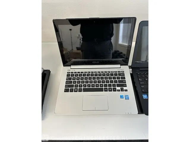 25x laptop, partij diverse laptops - afbeelding 4 van  9
