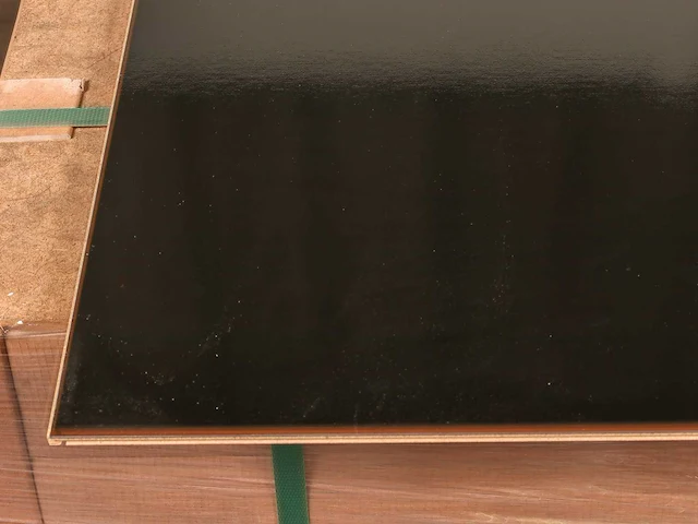 26 m2 laminaat hoogglans tegel - 610 x 610 x 8 mm - afbeelding 2 van  3