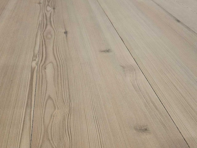 26 m2 laminaat plank - 1207 x 198 x 11 mm - afbeelding 1 van  3