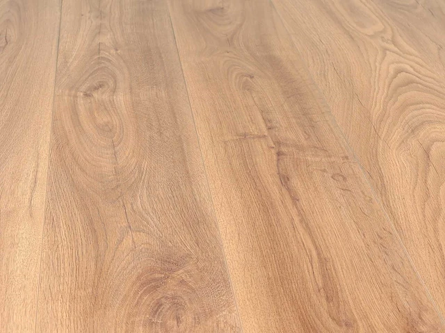 26 m2 laminaat plank - 1285 x 192 x 8 mm - afbeelding 1 van  4