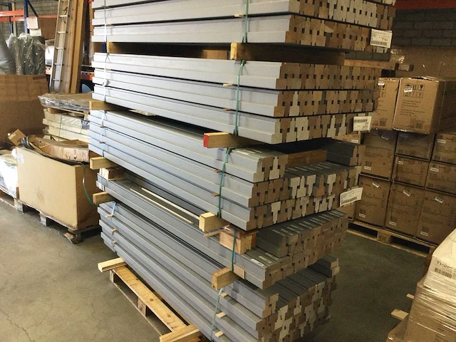 263 kozijnhout hardhout profiel -b 66x110 mm 195 en 295 cm. - afbeelding 2 van  8
