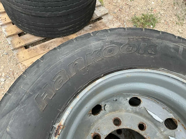 265/70 r19.5 op velg 3x - afbeelding 8 van  9