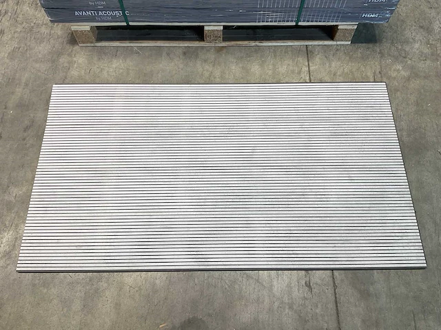 26,7m² hdm akoestische wandpanelen - betongrijs - 138,8x20,1 cm - afbeelding 2 van  8