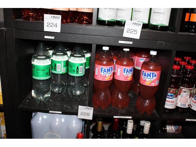 28 flessen fanta sprite en chaudfontaine - afbeelding 2 van  3