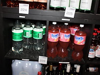 28 flessen fanta sprite en chaudfontaine - afbeelding 2 van  3