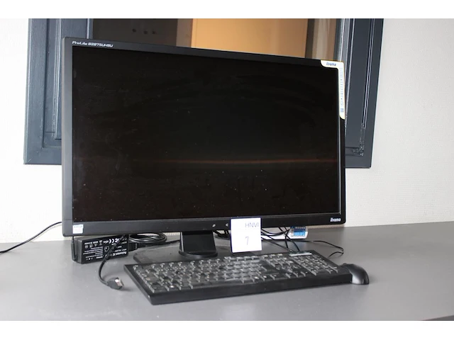 28 inch monitor iiyama prolite b2875uhsu met toetsenbord en muis - afbeelding 2 van  2