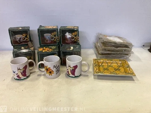 28 mokken en 5 asbakken - afbeelding 1 van  3