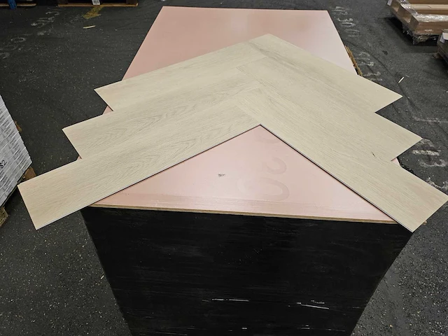 29 m2 pvc spc click visgraat - 610 x 150 x 5 mm - afbeelding 3 van  3