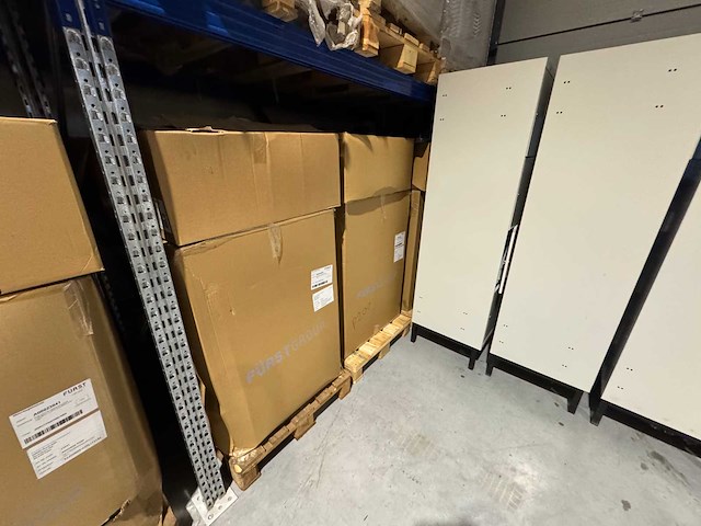 29 pallets emmers haribo - afbeelding 24 van  29