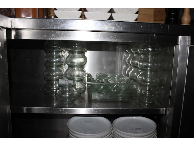 29 weckpotjes met doorsnede 13 cm in kast. - afbeelding 2 van  2