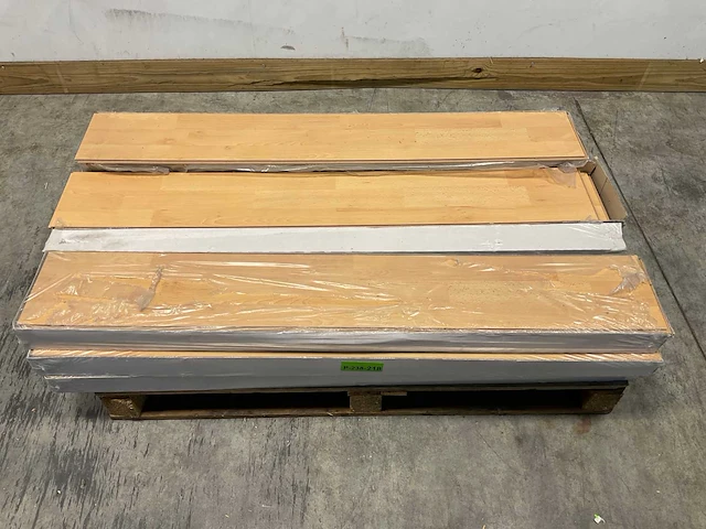 29,6m² kronospan beuk laminaatvloer - afbeelding 4 van  6