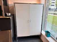 2deurs - trespa keukenkast - afbeelding 1 van  3