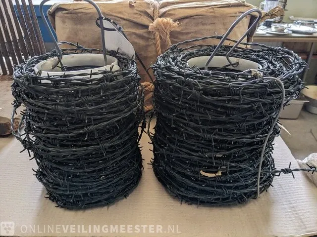 2rol prikkeldraad - afbeelding 1 van  2