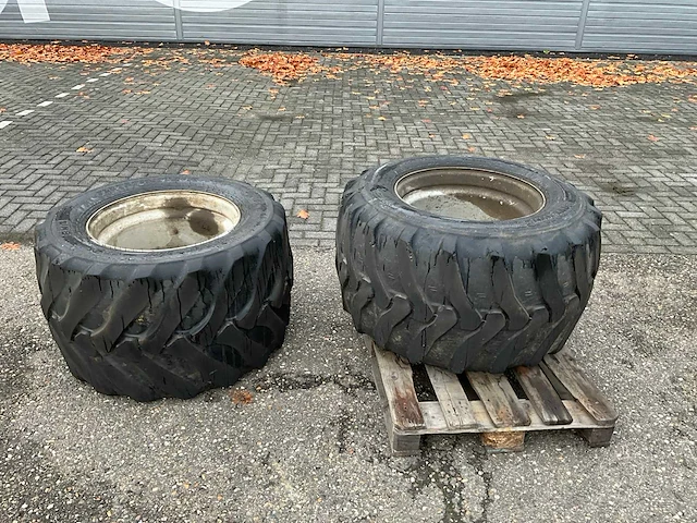 2x 600/40-22.5 band met velg - afbeelding 3 van  10