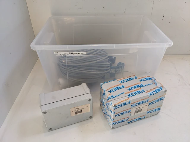 2x aansluitdoos met bekabeling o.a. fibox - afbeelding 1 van  8