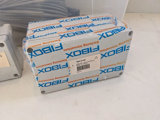 2x aansluitdoos met bekabeling o.a. fibox - afbeelding 5 van  8