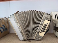 2x accordeon, hohner en kosmo - afbeelding 5 van  14