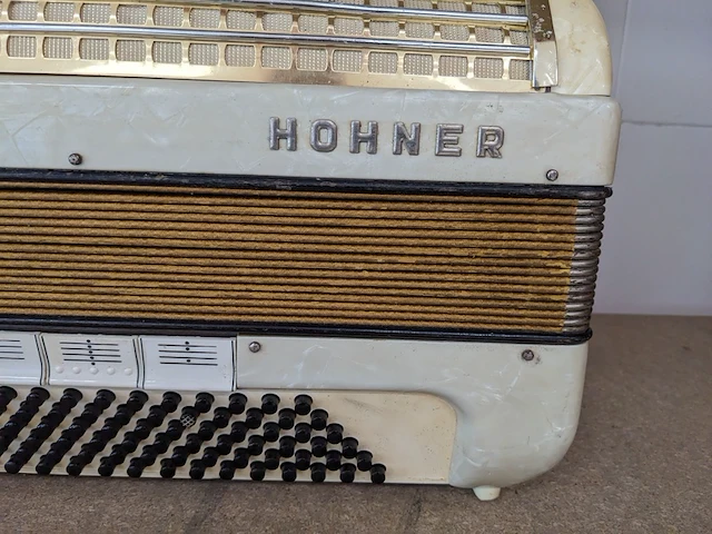 2x accordeon, hohner en kosmo - afbeelding 9 van  14
