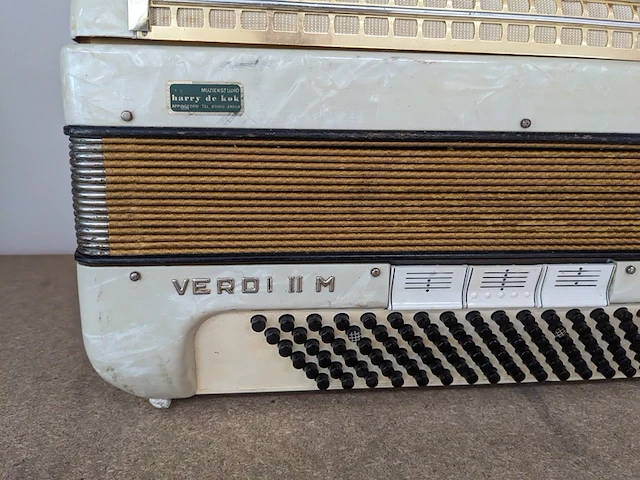 2x accordeon, hohner en kosmo - afbeelding 10 van  14