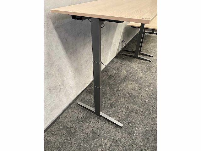 2x ahrend - elektrisch zit-sta bureau 200x80 - afbeelding 9 van  12