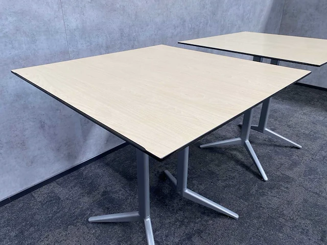 2x ahrend - statafel 113x113 - afbeelding 9 van  11